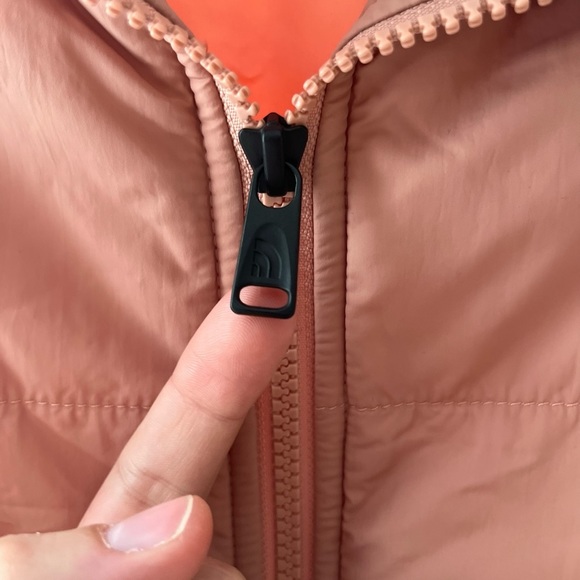 North Face Vest size XL girls - Picture 12 of 13